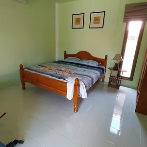 Lanta Lucky House Guest house